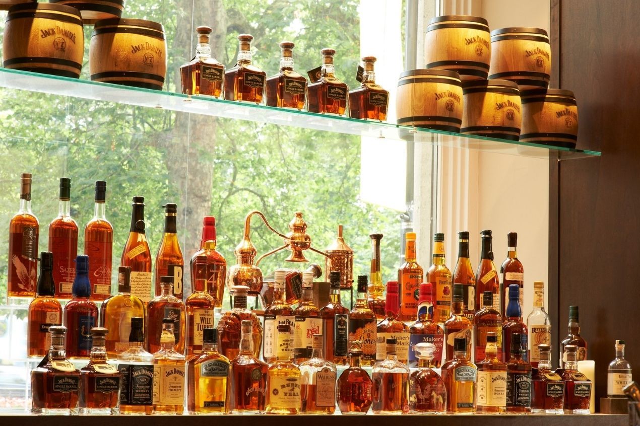 Photo for: Mayfair’s whiskey Haven: 10°, The Athenaeum and more